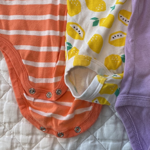 S/4 Snap onesies. 🍋 - Picture 3 of 5